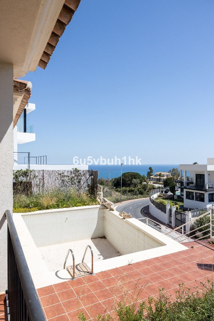 45db525a95f10b4b125906277e192bf9 - 42