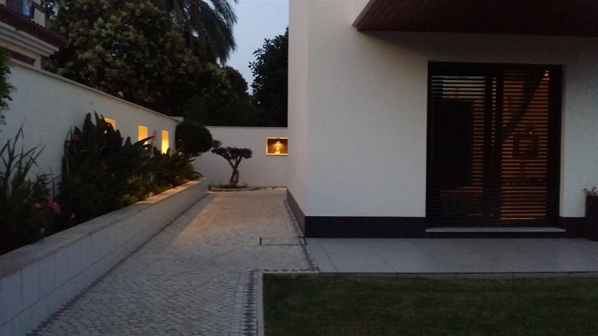 01763a0615635dd8ddc6e825dc345362 - 39