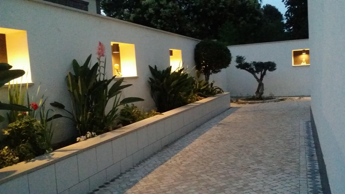 01763a0615635dd8ddc6e825dc345362 - 41