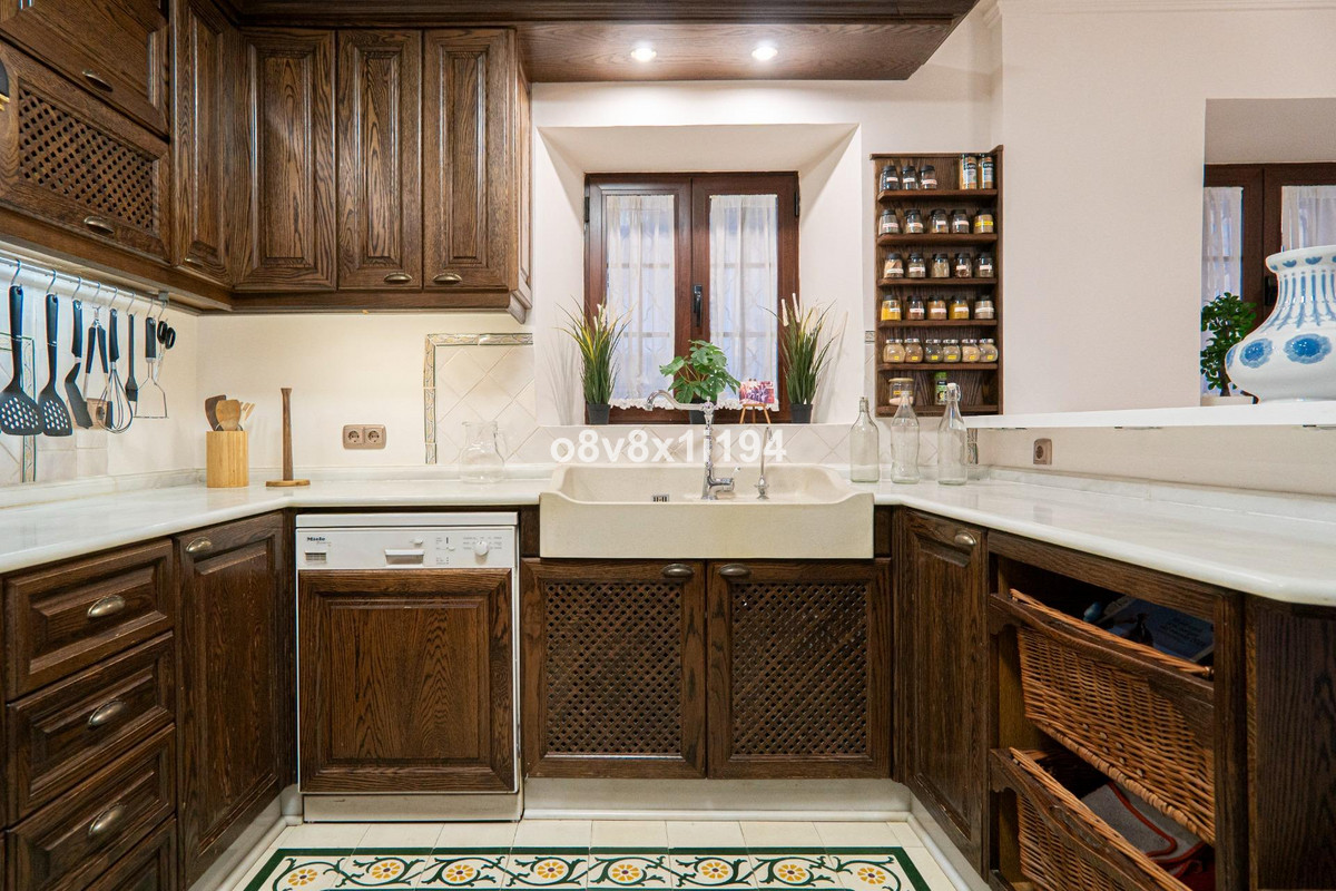 051027d41f4c9acc0f9bf684df8f1115 - 16