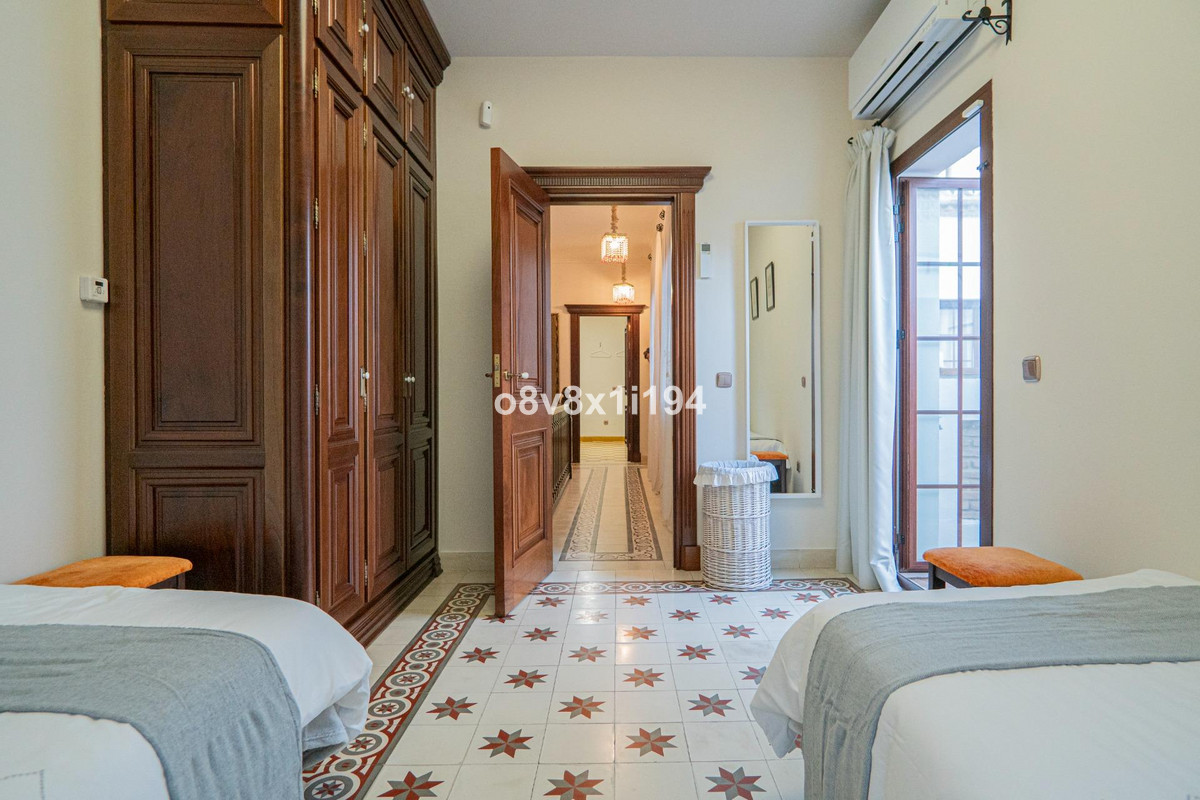 051027d41f4c9acc0f9bf684df8f1115 - 50