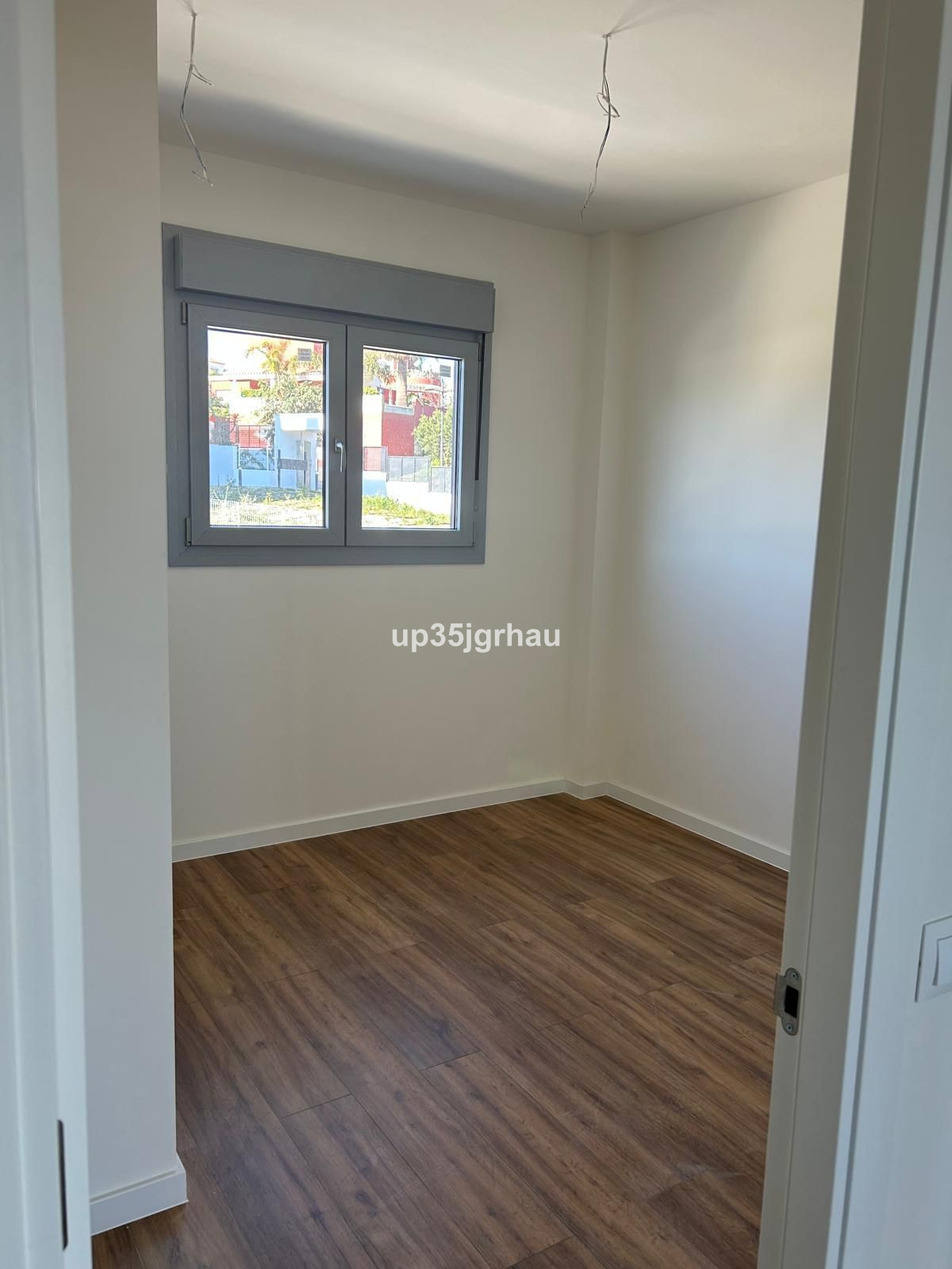 0848198e6472c3d1d05a44e79da746c9 - 12