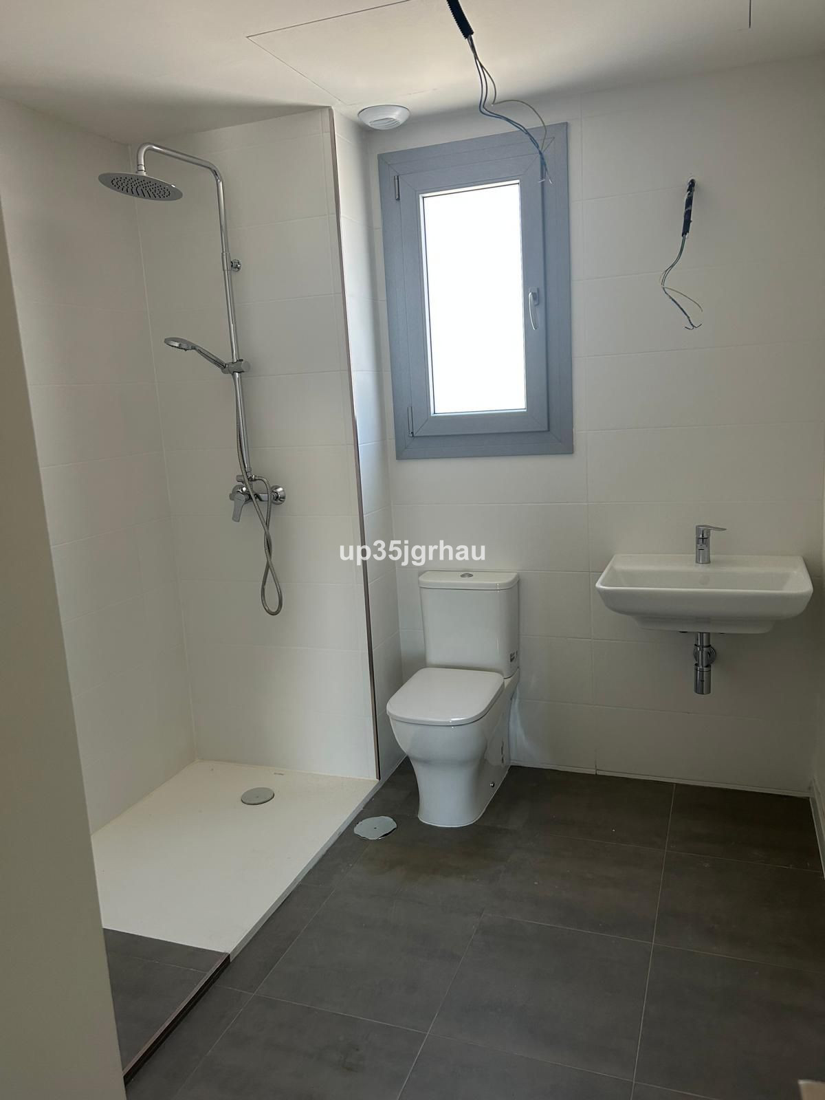 0848198e6472c3d1d05a44e79da746c9 - 14