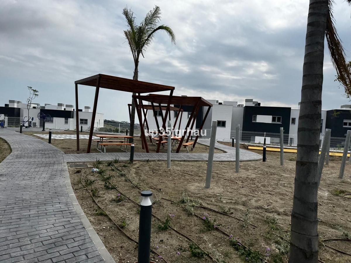 0848198e6472c3d1d05a44e79da746c9 - 16