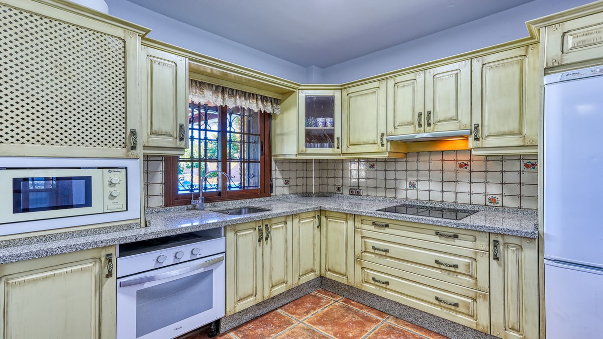 0ee498d7628ab622b9fb644208a146a0 - 32