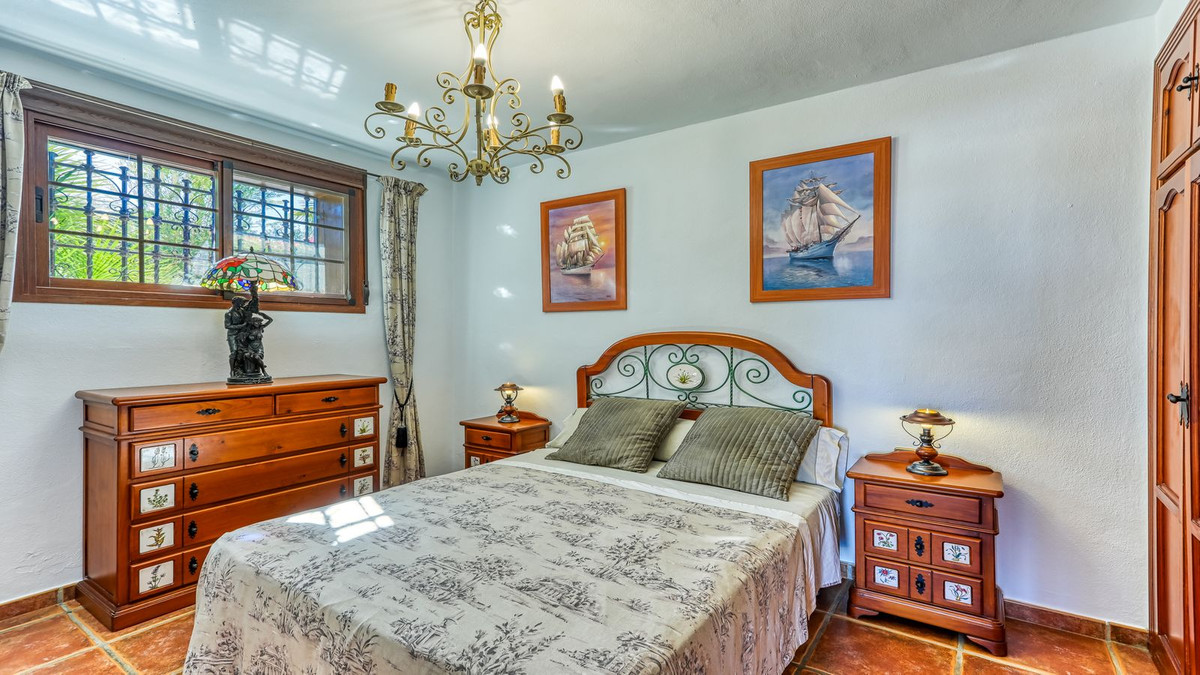 0ee498d7628ab622b9fb644208a146a0 - 33