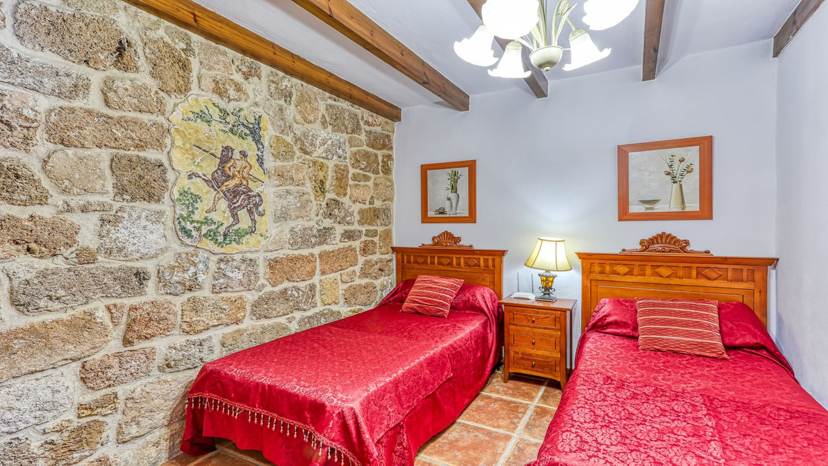 0ee498d7628ab622b9fb644208a146a0 - 34