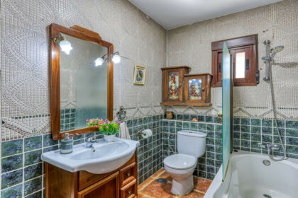 0ee498d7628ab622b9fb644208a146a0 - 35