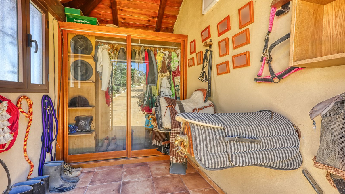 0ee498d7628ab622b9fb644208a146a0 - 42