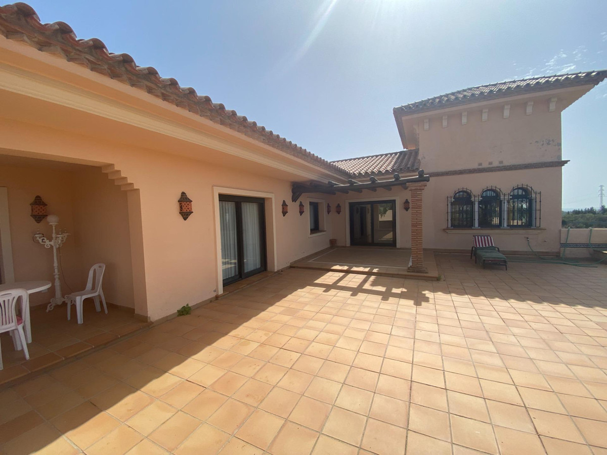 1373e019df227c457480c445aee38d9e - 12