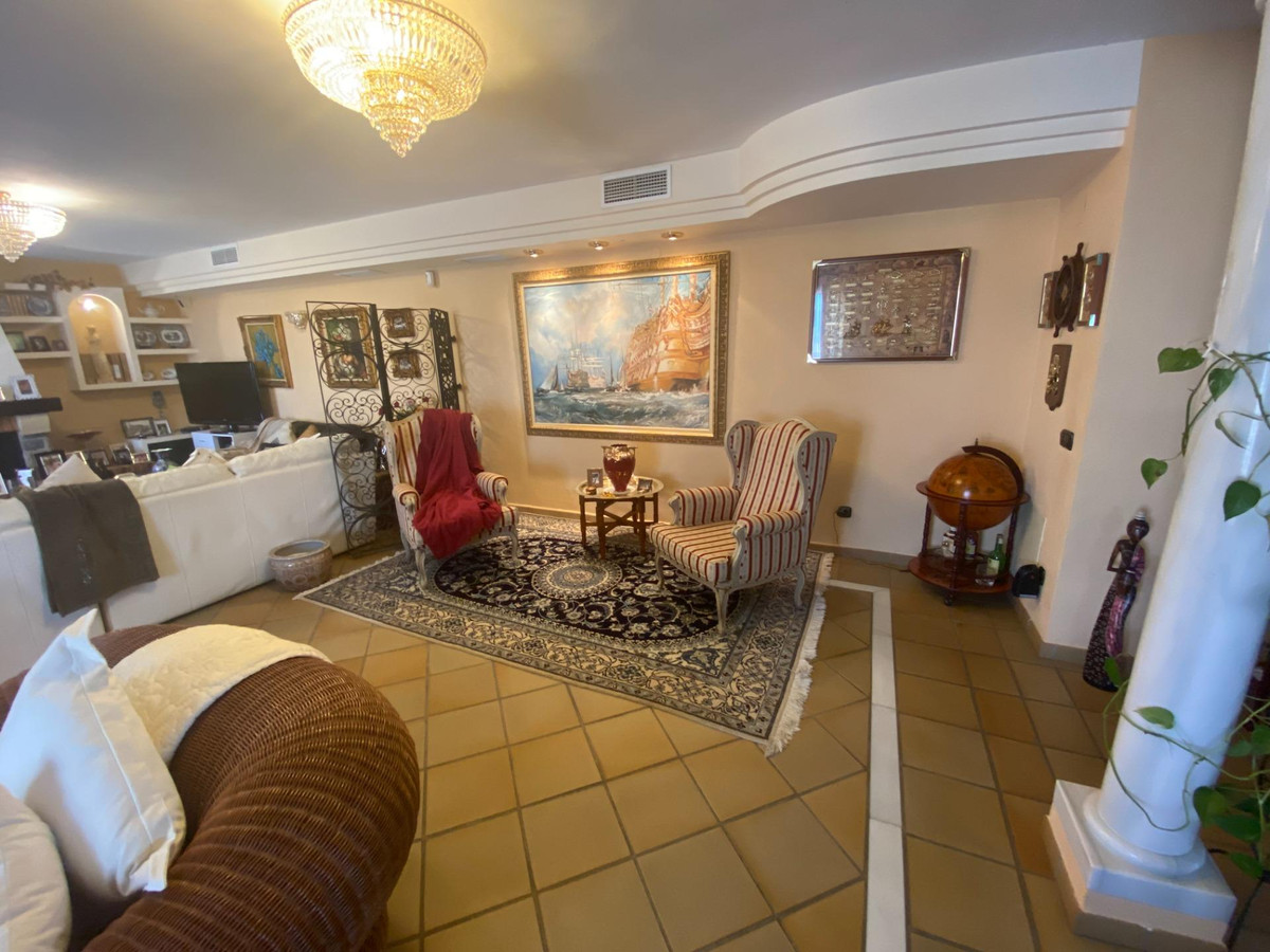 1373e019df227c457480c445aee38d9e - 24