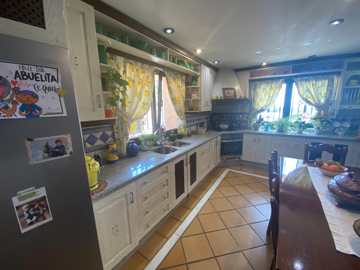 1373e019df227c457480c445aee38d9e - 32