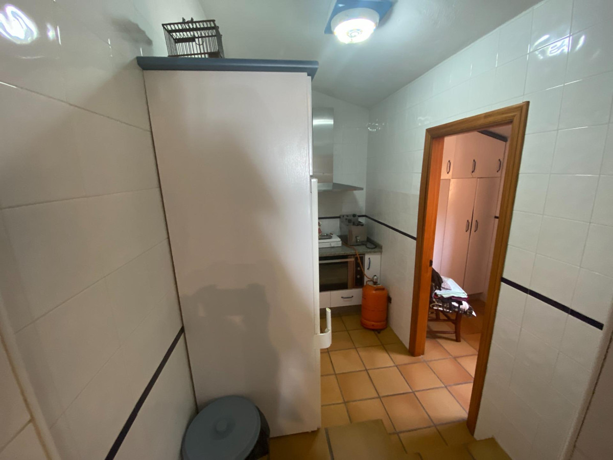 1373e019df227c457480c445aee38d9e - 33