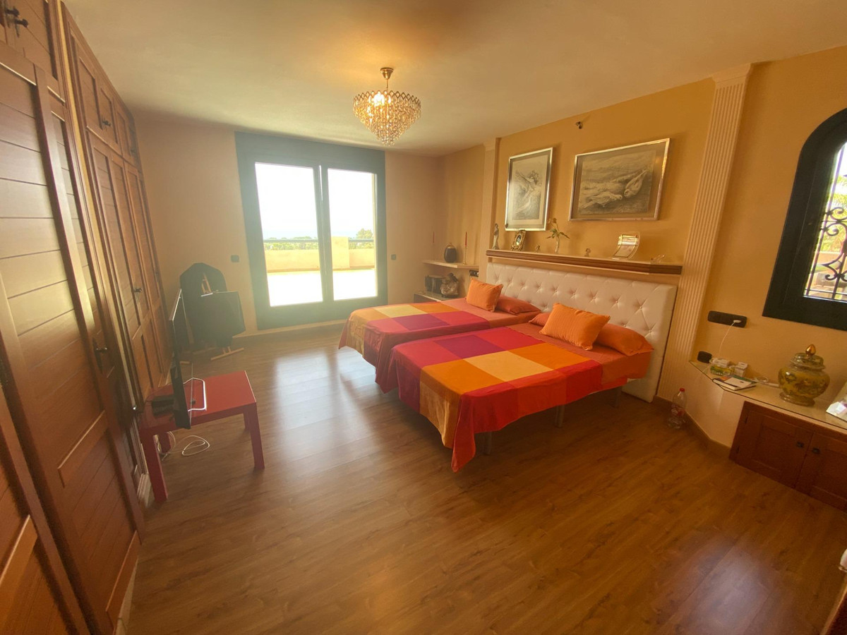 1373e019df227c457480c445aee38d9e - 38