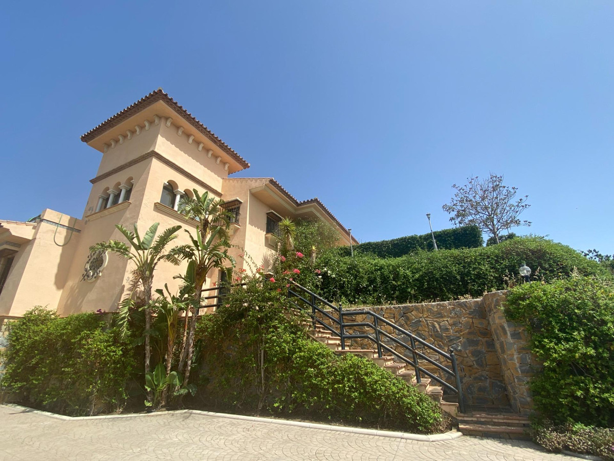 1373e019df227c457480c445aee38d9e - 9