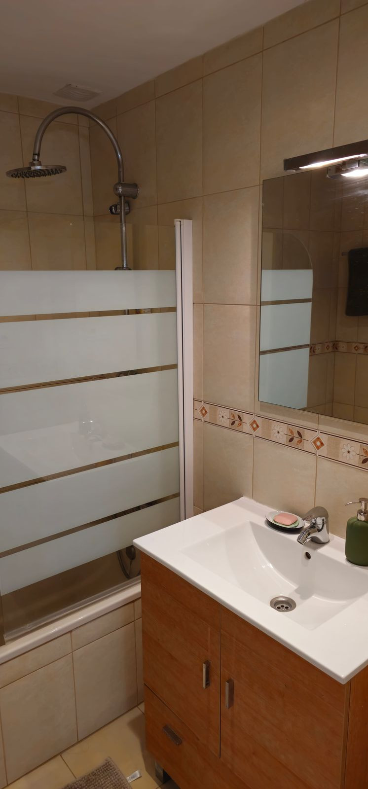 14f9577d9f41fdaca12099fb71dd3ea5 - 18