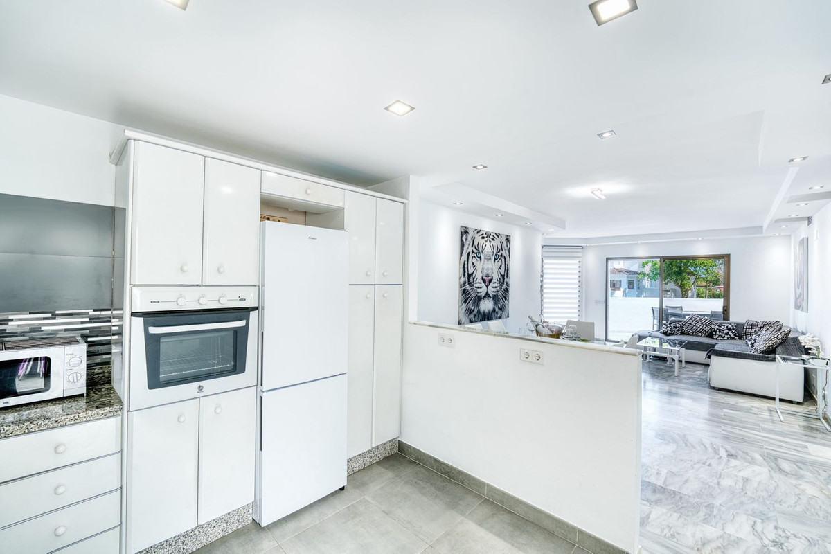 1f5d29207f1e472907940deb42f8d5f0 - 10