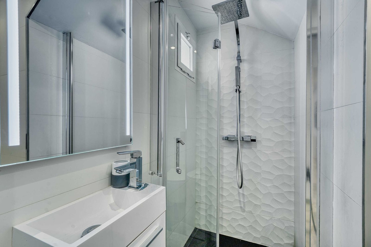 1f5d29207f1e472907940deb42f8d5f0 - 20