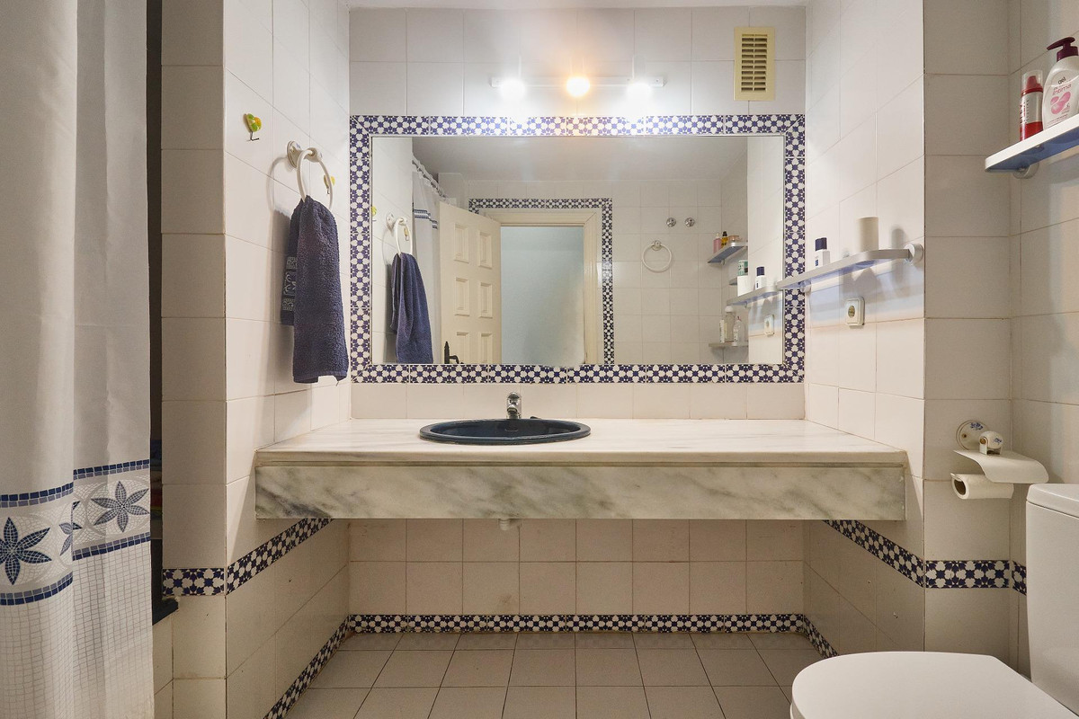 22f923bdfe644cf12e930cd4511040e4 - 20