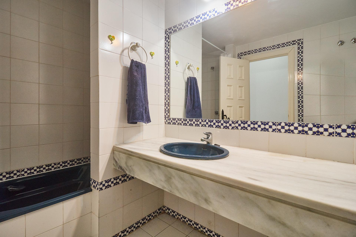 22f923bdfe644cf12e930cd4511040e4 - 21