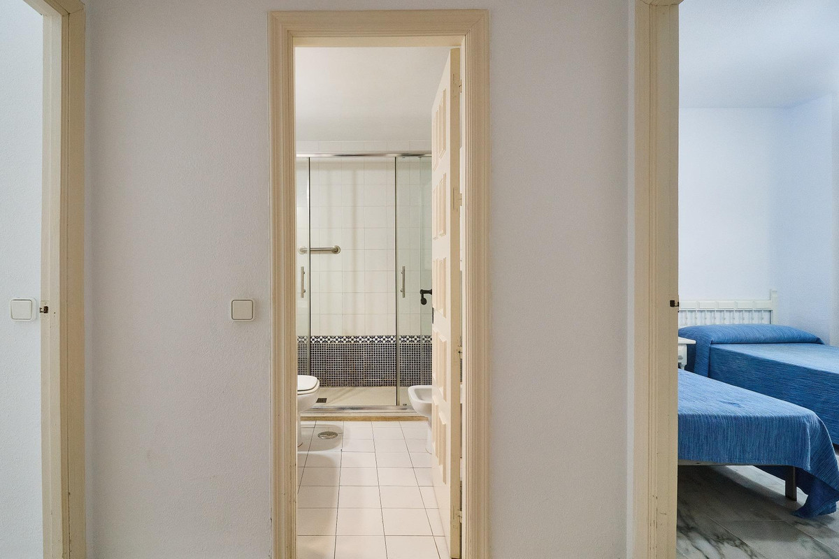 22f923bdfe644cf12e930cd4511040e4 - 27