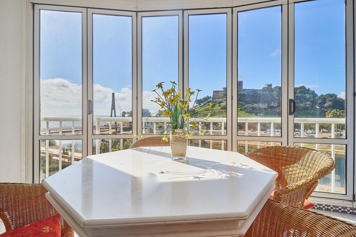 22f923bdfe644cf12e930cd4511040e4 - 3