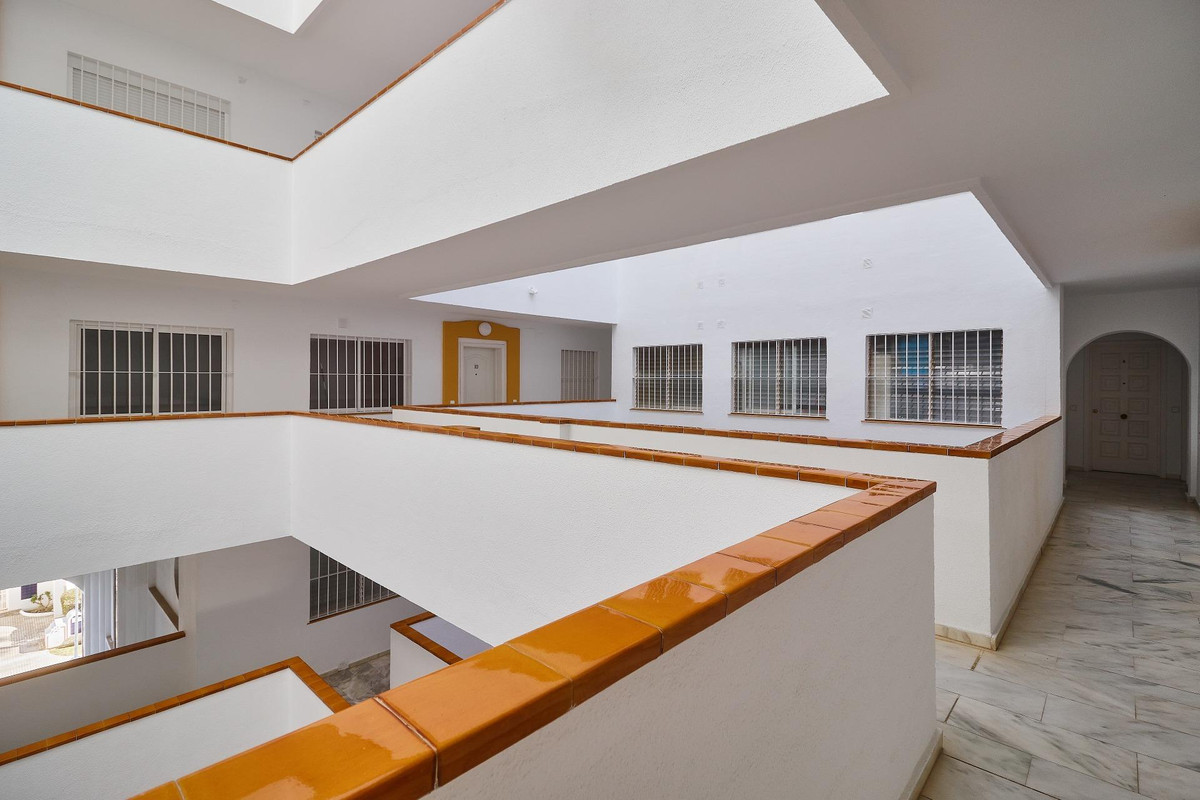 22f923bdfe644cf12e930cd4511040e4 - 31