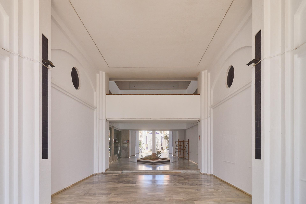 22f923bdfe644cf12e930cd4511040e4 - 46