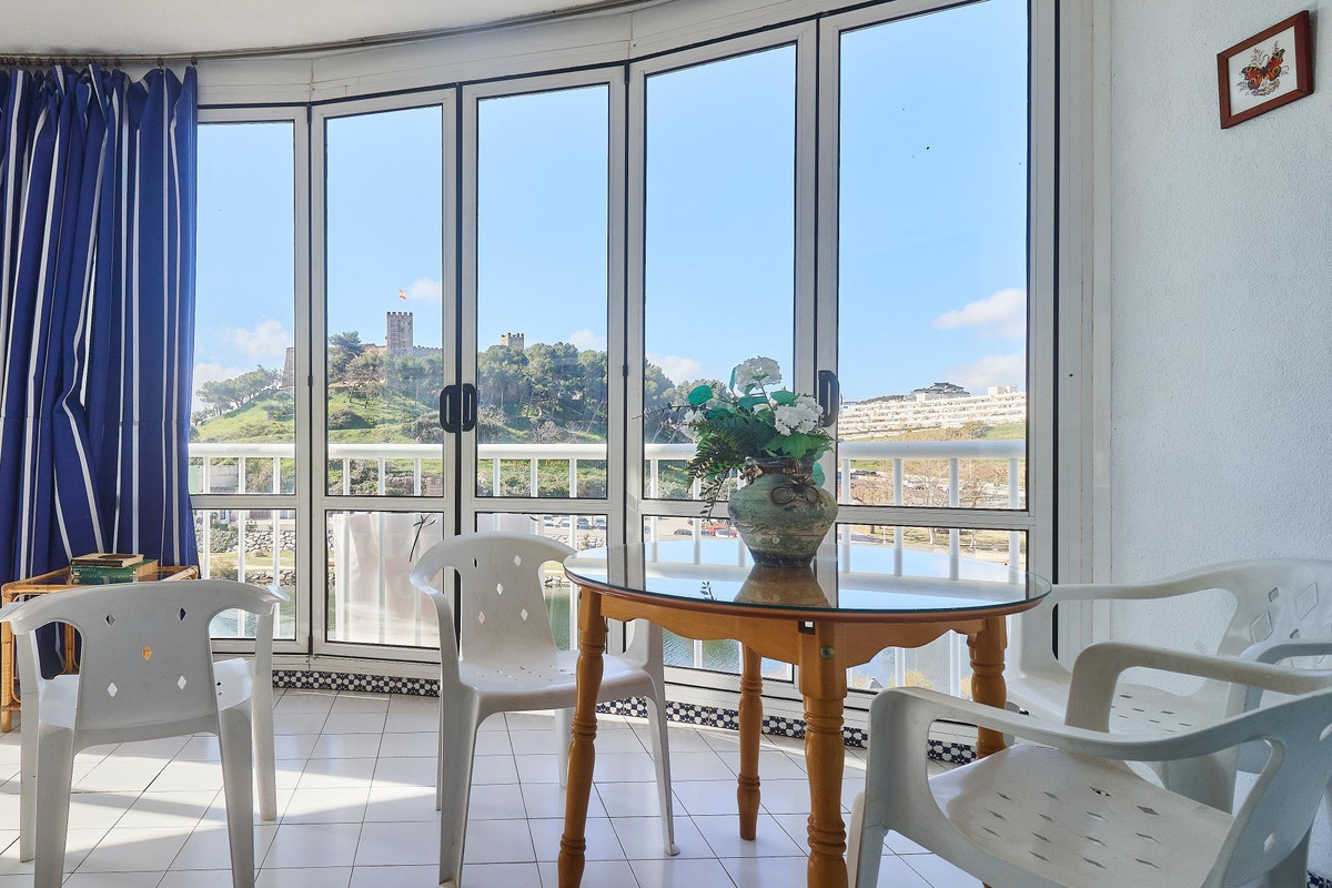 22f923bdfe644cf12e930cd4511040e4 - 6