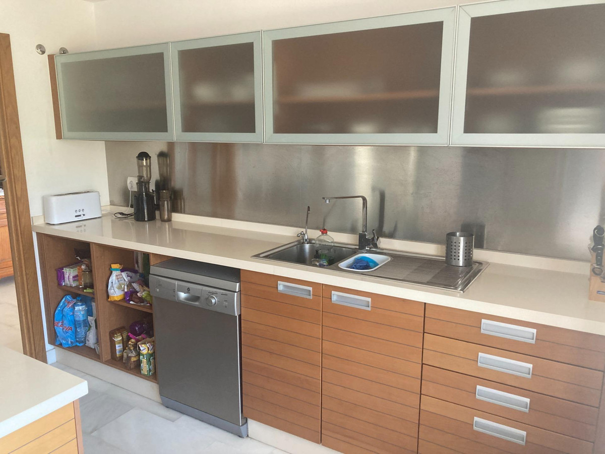 2748fd910672d9d739468905cc33d231 - 24