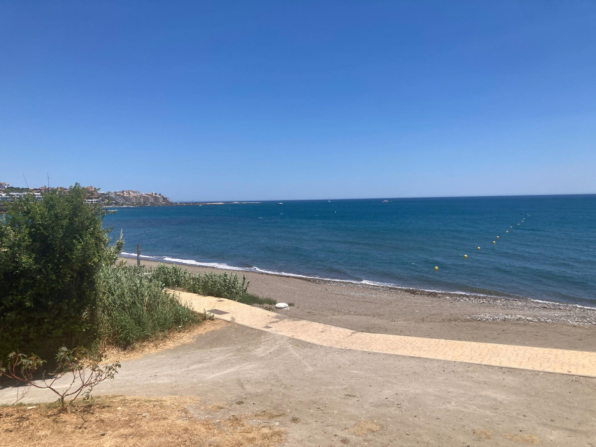 2748fd910672d9d739468905cc33d231 - 35