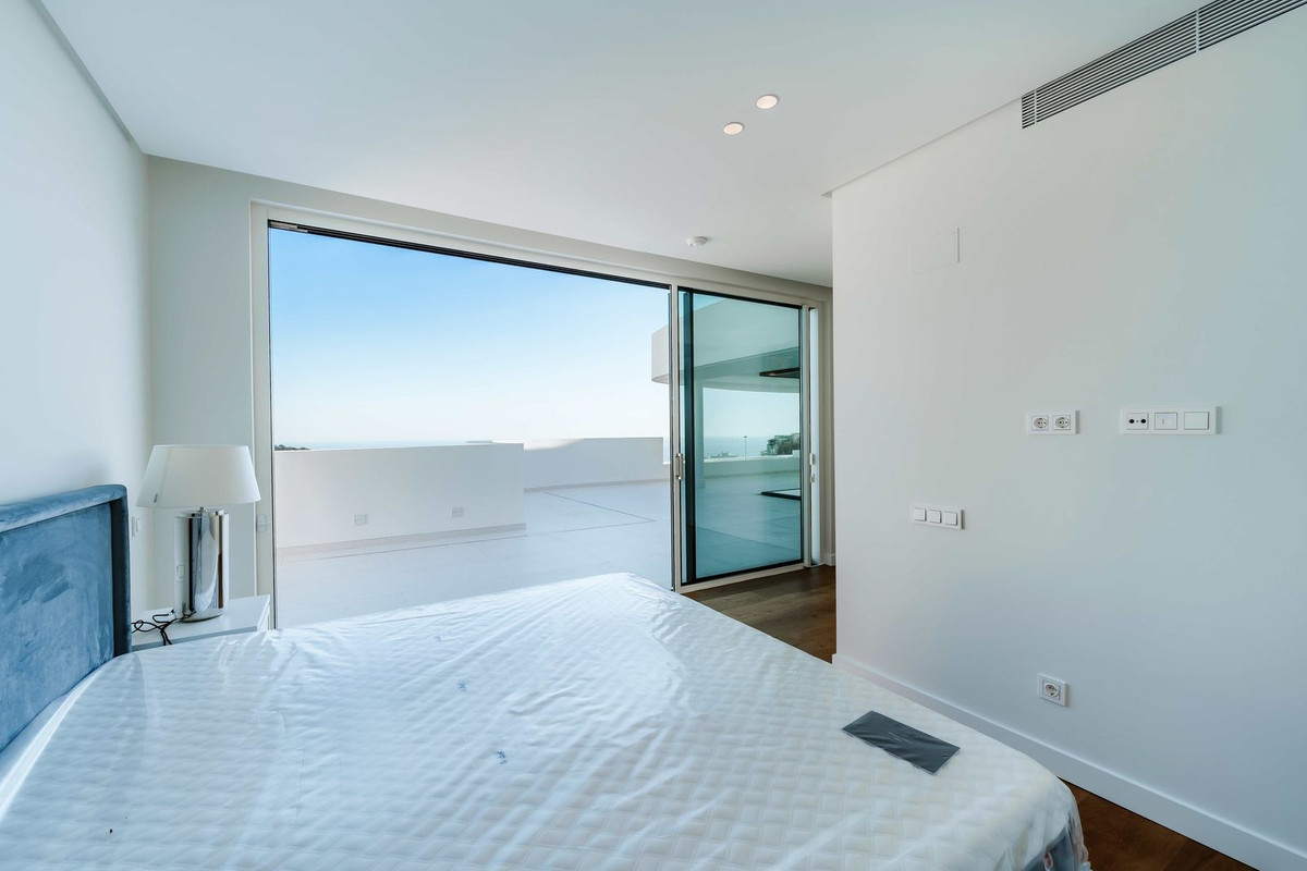 2da6e27e53676d6811098a66d9298466 - 12