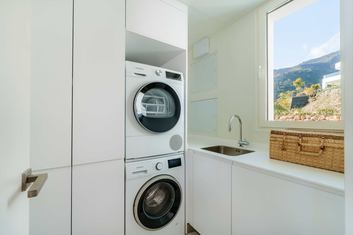 2da6e27e53676d6811098a66d9298466 - 18