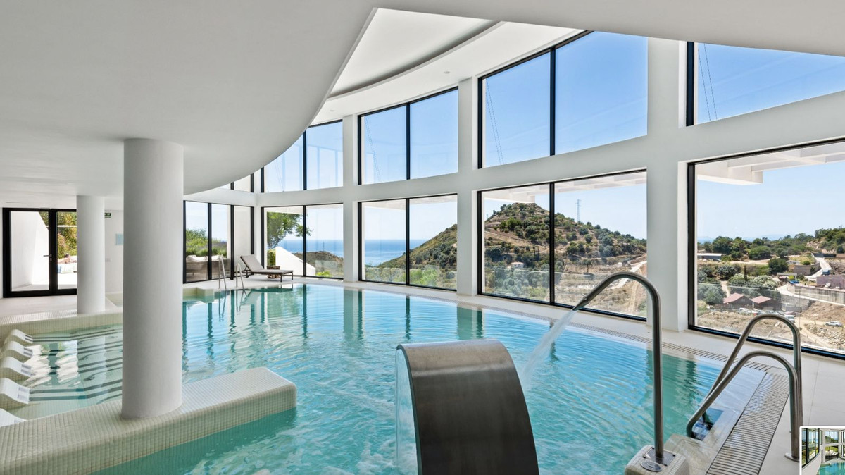 2da6e27e53676d6811098a66d9298466 - 24