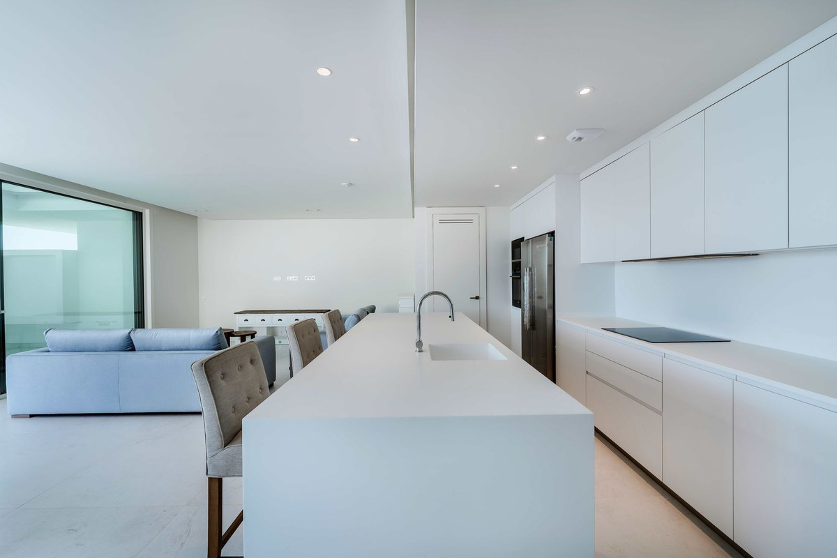 2da6e27e53676d6811098a66d9298466 - 4