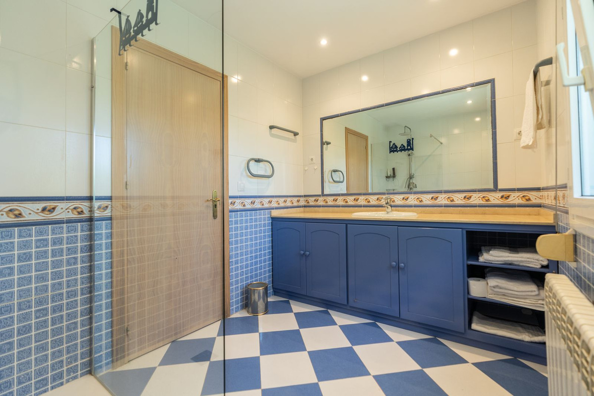 2dbb13d5930c23bce8c74e166e010dc7 - 32