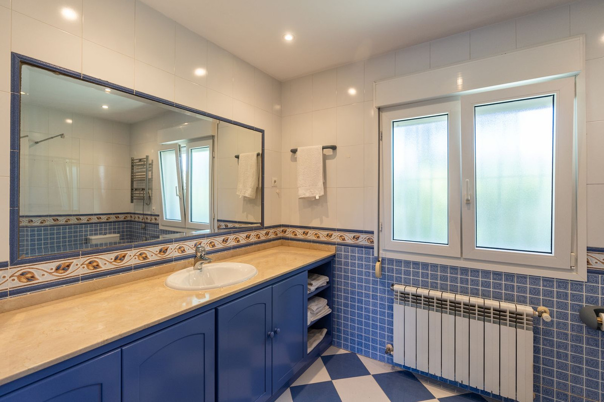 2dbb13d5930c23bce8c74e166e010dc7 - 33