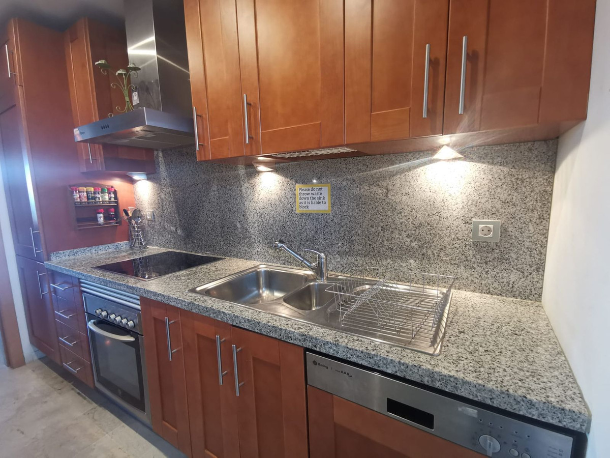 3a7400f0cc00a1f0884611ec8b43018f - 10