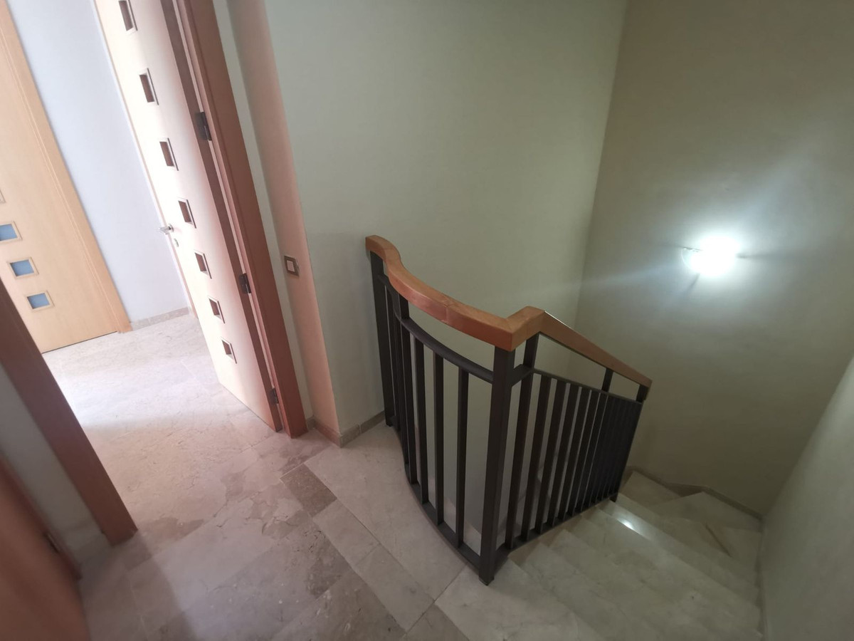 3a7400f0cc00a1f0884611ec8b43018f - 19