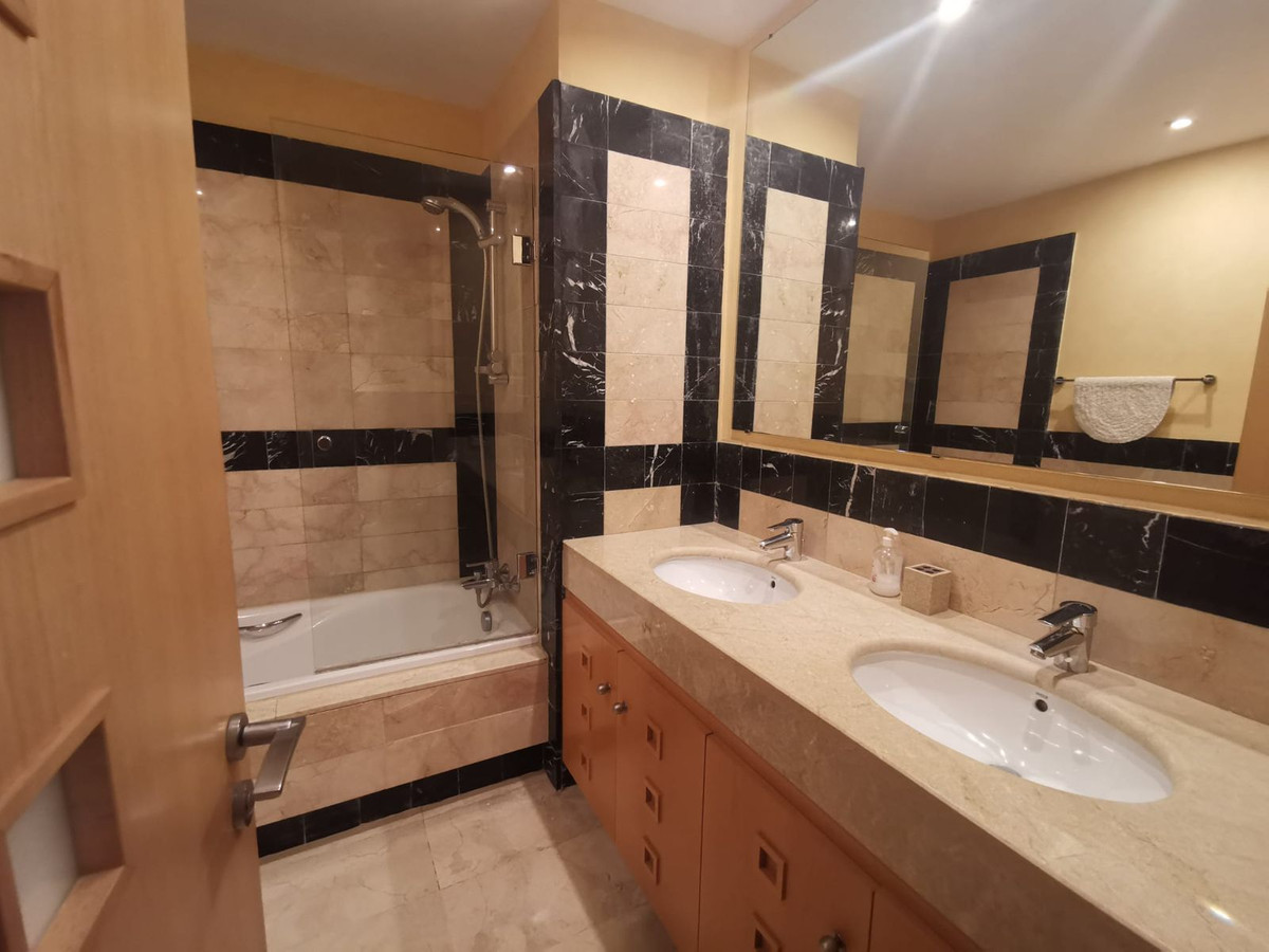 3a7400f0cc00a1f0884611ec8b43018f - 21