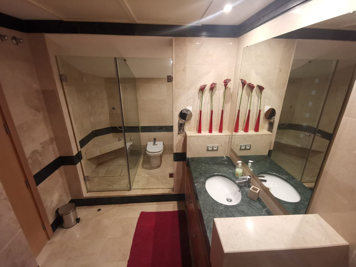 3a7400f0cc00a1f0884611ec8b43018f - 23