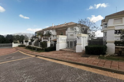 3a7400f0cc00a1f0884611ec8b43018f - 27