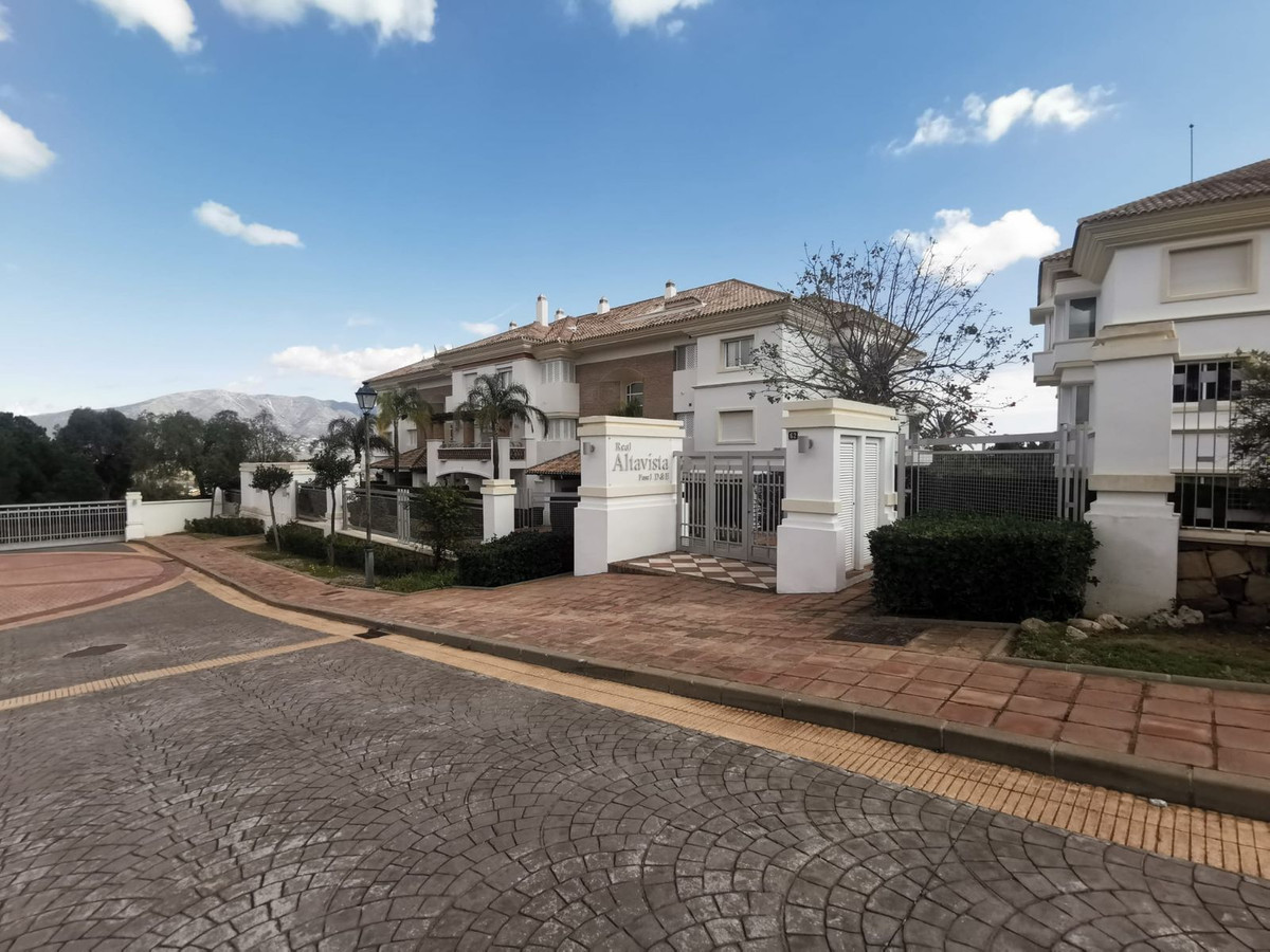 3a7400f0cc00a1f0884611ec8b43018f - 27