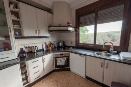 3c7ffc816661914eee8b604f0c86255c - 28