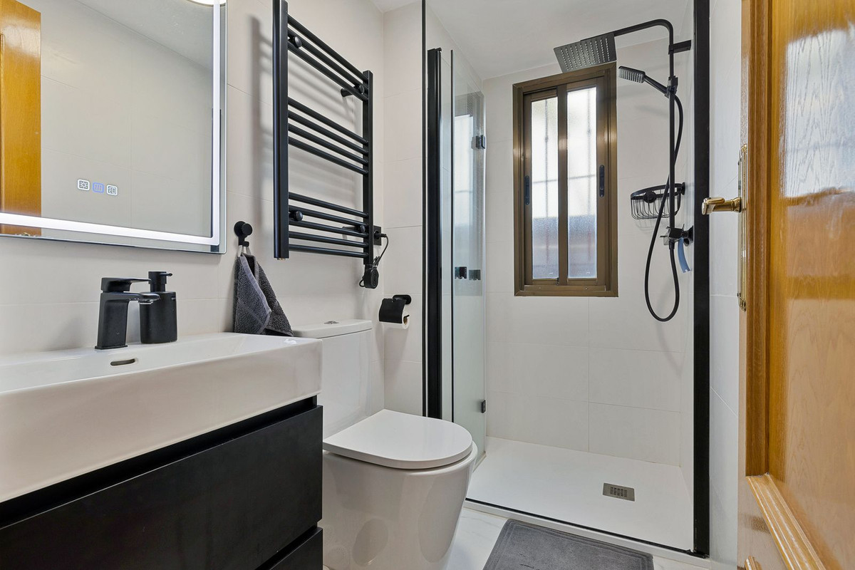 3e687fb919aca8351c4cef06611a8045 - 12