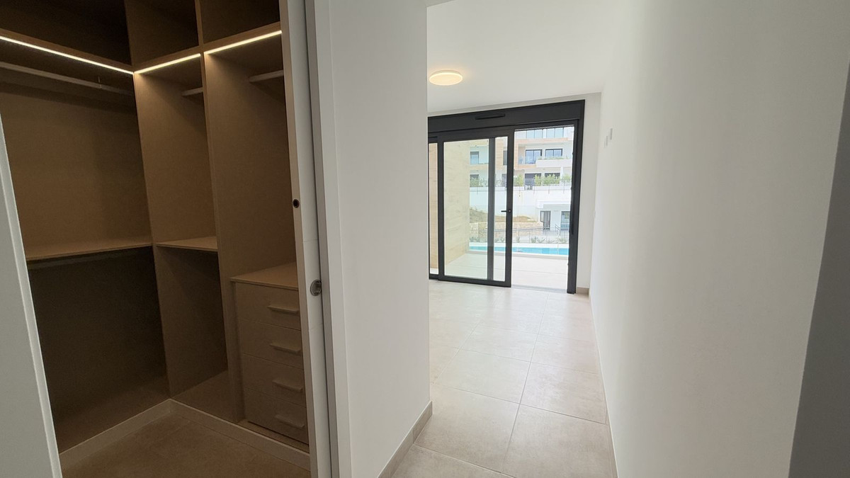 4147f39526e9819eb8ff0caa0a0264ae - 21