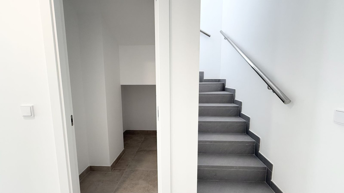 4147f39526e9819eb8ff0caa0a0264ae - 34