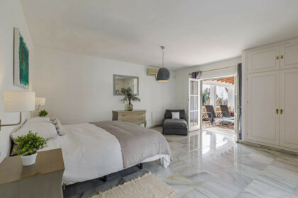 41a405e9fd6274be4cbfbf15272273bc - 14