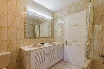 41a405e9fd6274be4cbfbf15272273bc - 17