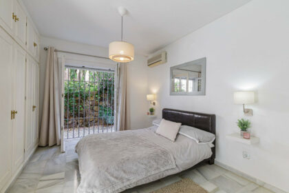 41a405e9fd6274be4cbfbf15272273bc - 18